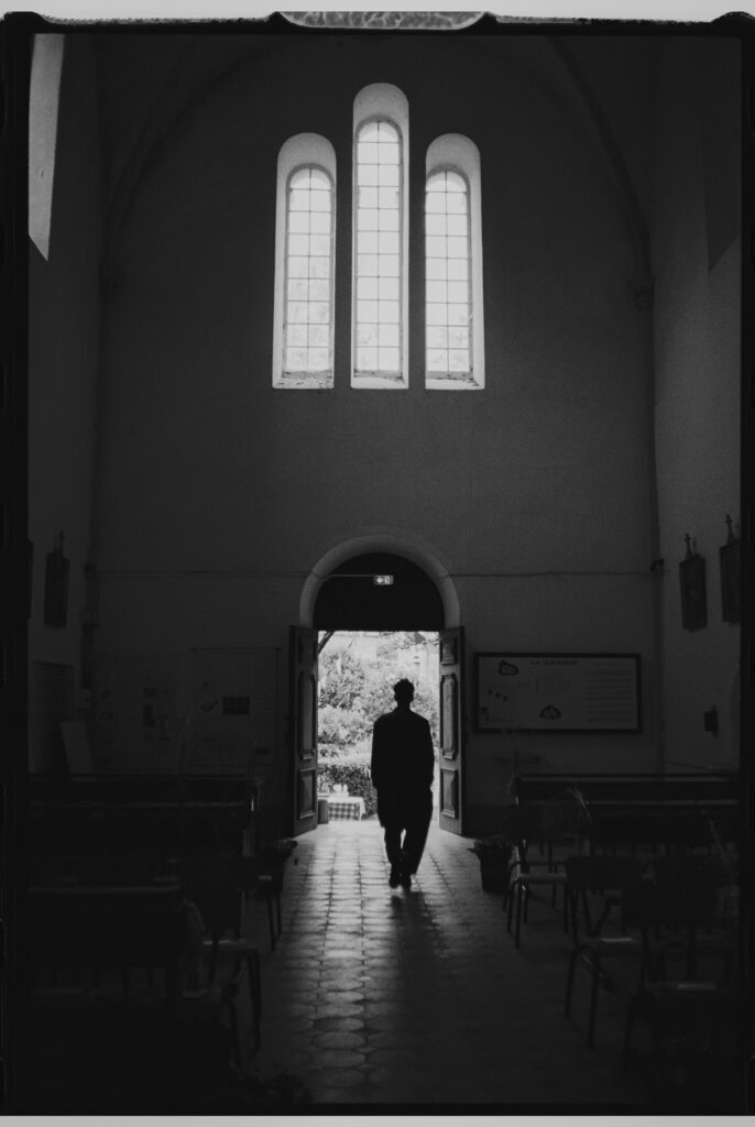 Groom arriving to the Church